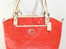 PEYTON EMBOSSED PATENT POCKET TOTE