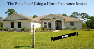 Home with a for sale sign in the front yard - The Benefits of Using a Home Insurance Broker