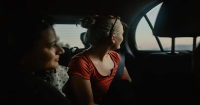 Two women in a car -How to Plan the Ultimate Girls Trip