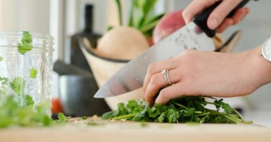 Chopping Herbs - How To Cook Like A Pro