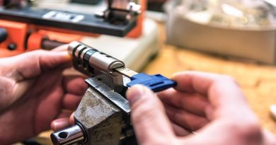 Residential Locksmiths locksmith master repairs door lock cylinder