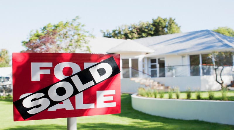 Sold sign in front of home Factors Influencing a Customer’s Home Buying Decision