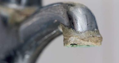 Limescale Buildup on faucet