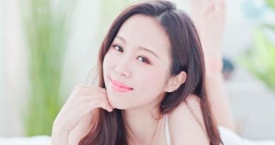 Young woman with beautiful healthy skin