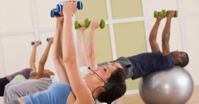 Improve Your Spiritual Health / People in an exercise class