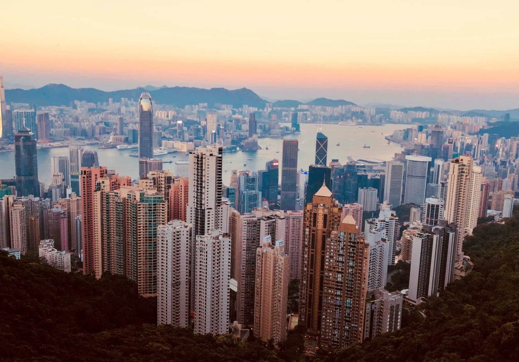 Tips for Moving to a New City / Aerial View of large city buildings