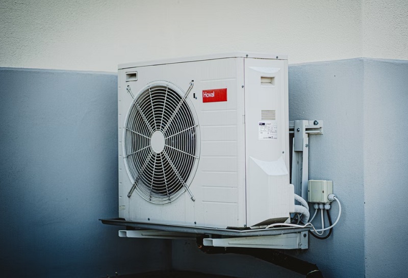 How To Maintain Your AC in Great Working Condition / Air Conditioning Unit