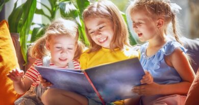 5 Sustainable Gift Ideas For Children / 3 young girls reading a book