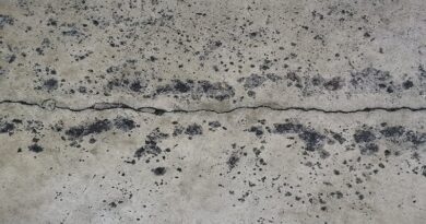 What’s Going On With Your Home’s Walls? / Cracked concrete