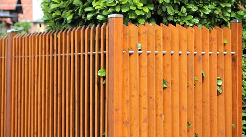 Privacy Fencing / 10 Types of Fences that Allow for Extra Privacy
