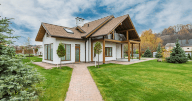 Cottage with Courtyard / Discover How To Improve Your Curb Appeal